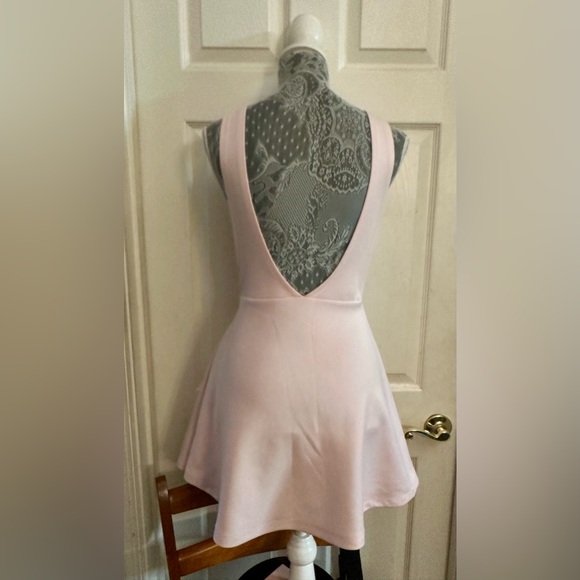 Pink low cut back dress M - Picture 2 of 2